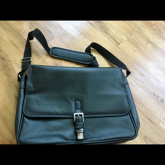 Kenneth Cole Reaction Other - Kenneth cole reaction mens laptop bag